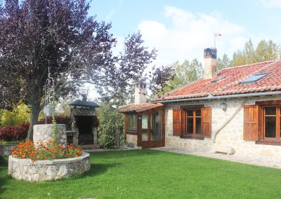 barbacoa y pozo Casa rural El Covanchón en Prádena