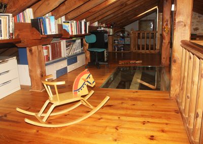 buhardilla rincón lectura Casa rural El Covanchón