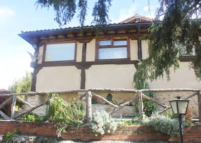 fachada el covanchón casa rural en Prádena